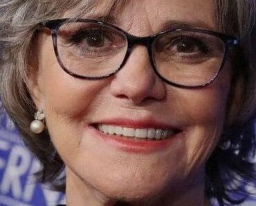 Sally Field has some harsh words for those who say she looks like an old granny