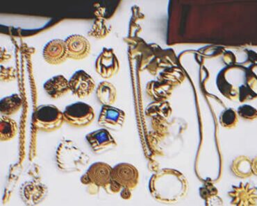 Elderly Woman Spots Her Late Mother’s Pendant at a Flea Market, Then Suddenly Hears, ‘I’ll Pay Twice the Asking Price’